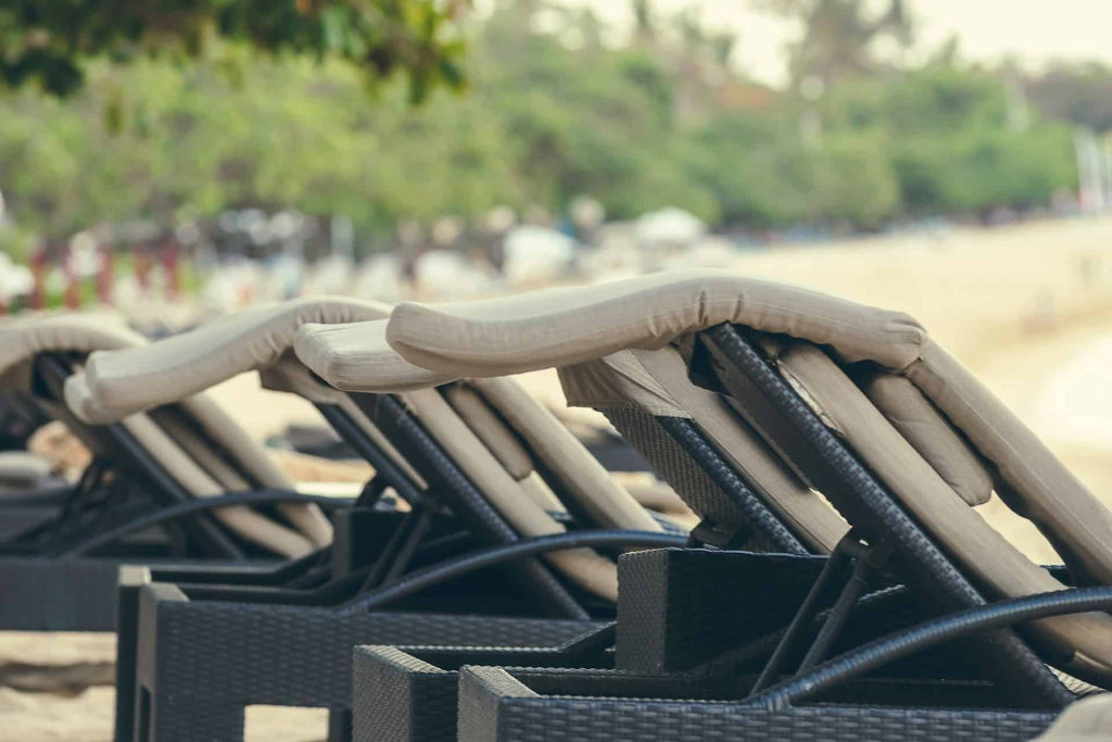 Red Light Therapy vs Tanning Bed: Difference Explained